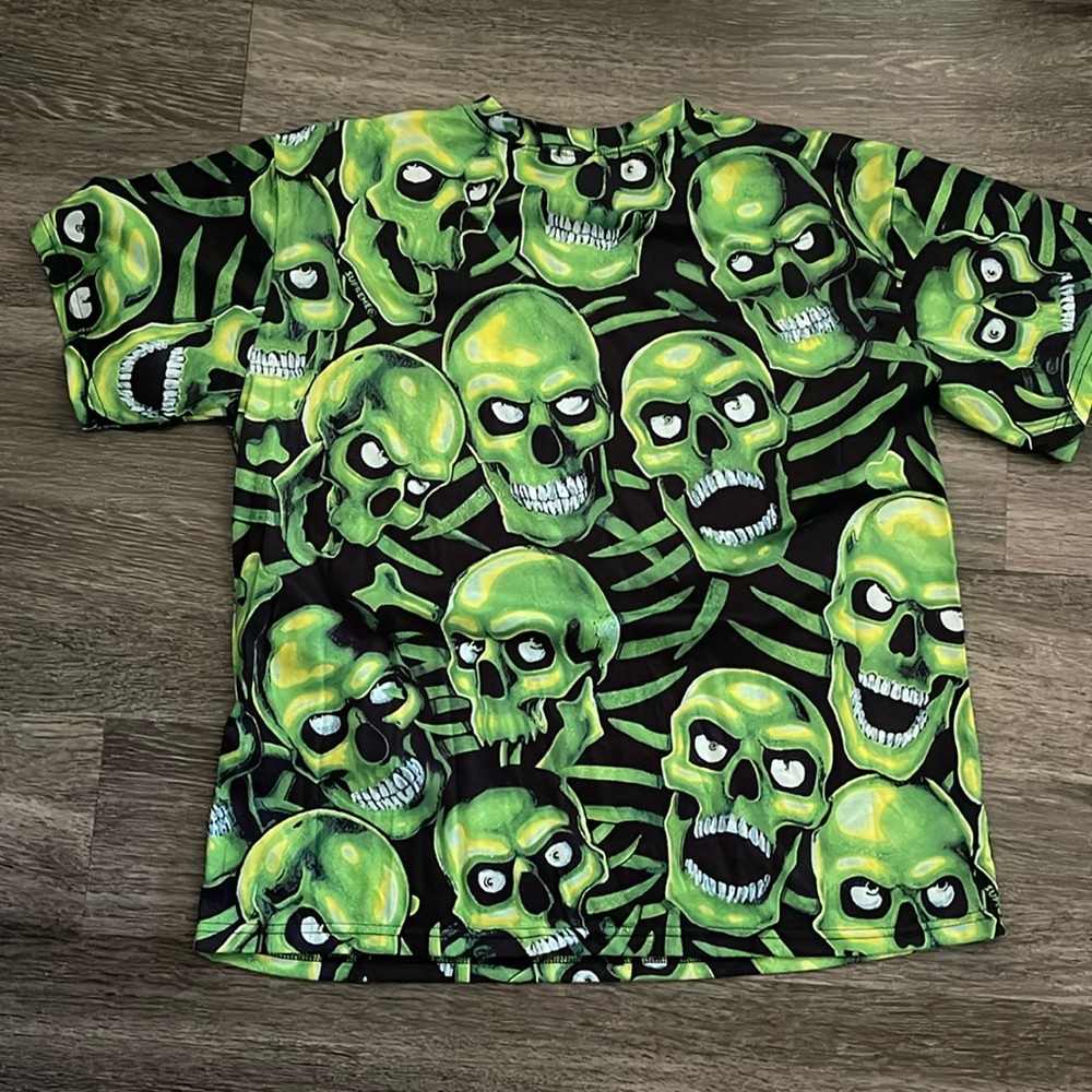 graphic tee